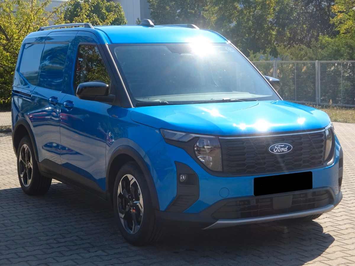 Ford Transit Courier L2H1 · 1.0 125KM · automat